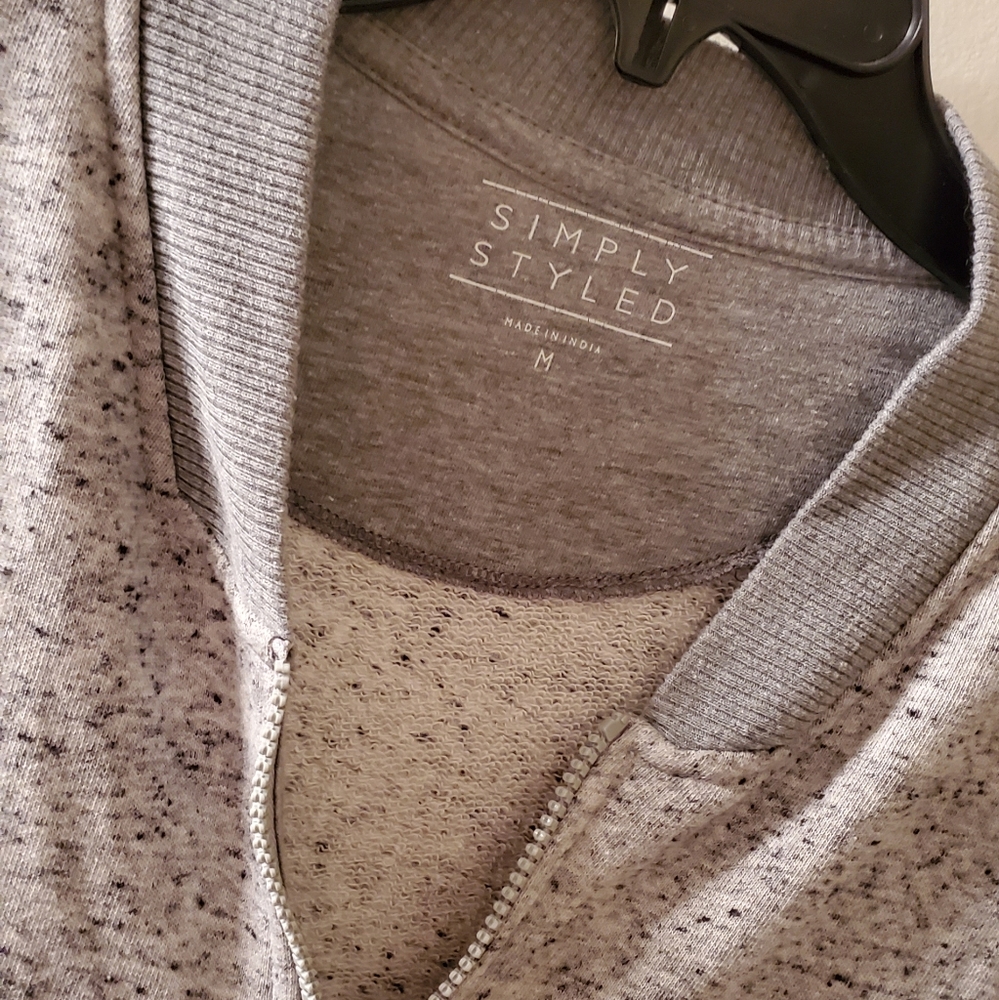 Simply Styled - Picture 2 of 8